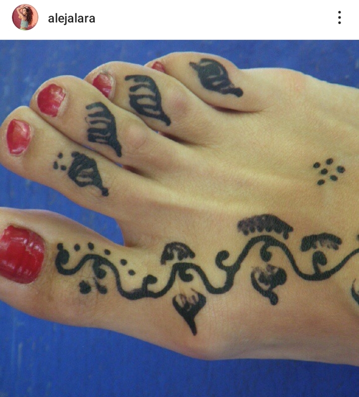 Alejandra Lara Feet